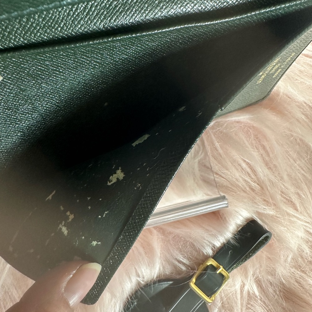 Louis Vuitton 💯% authentic.long wallet taiga leather and Clutch w/ luggage tag - Picture 3 of 8